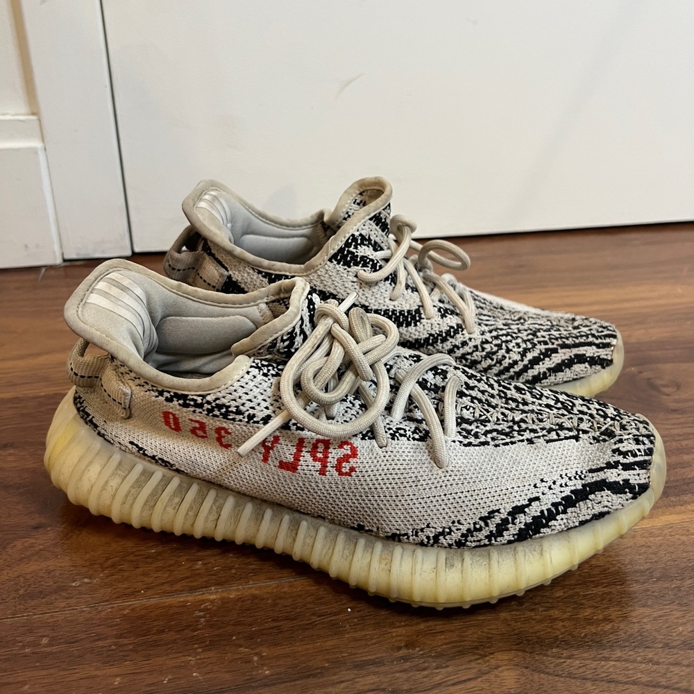 Yeezy Boost 350 V2 Black & White